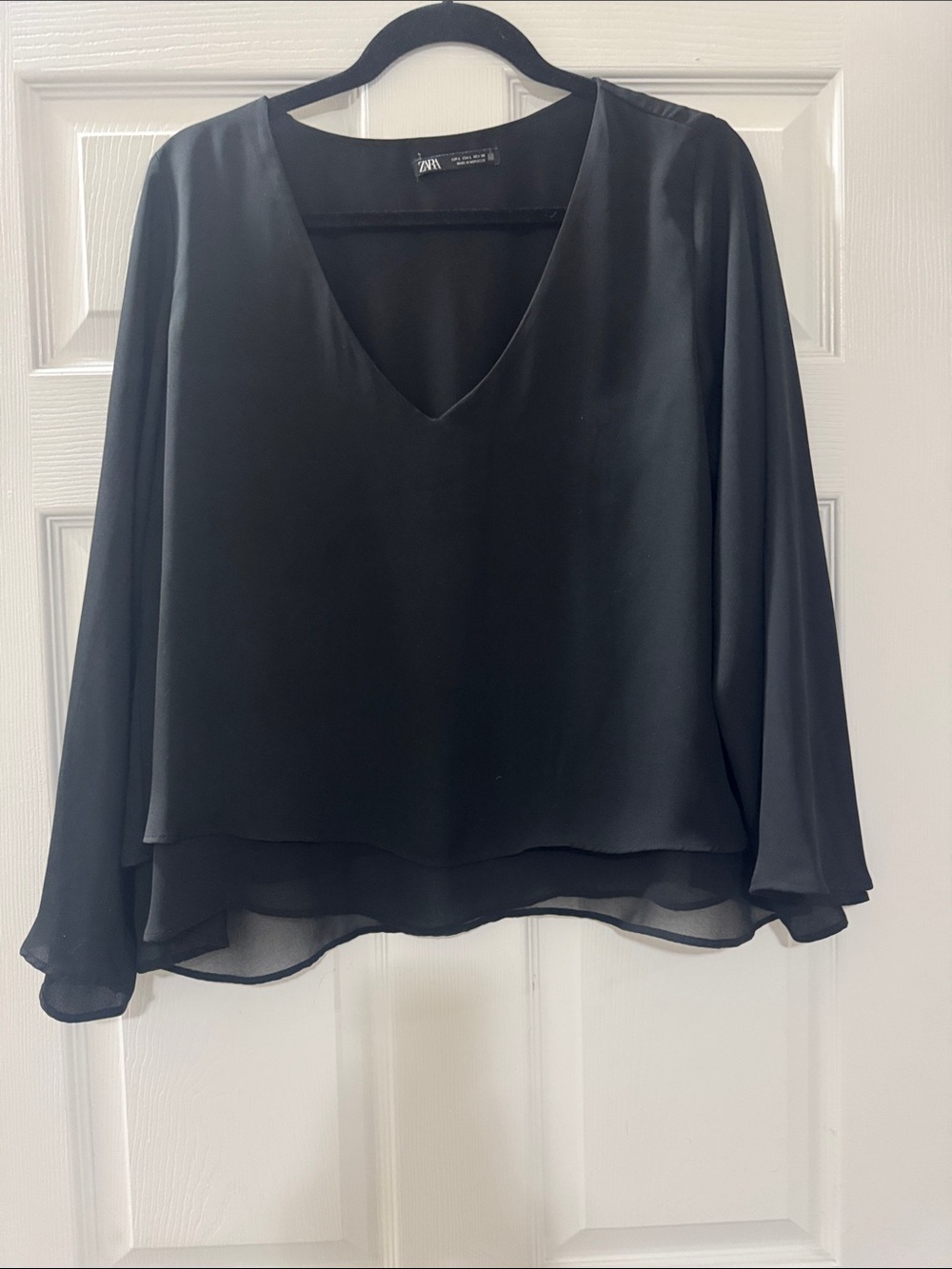 Zara Black Layered V-Neck Chiffon Blousegorgeous double lined chiffon top byZara